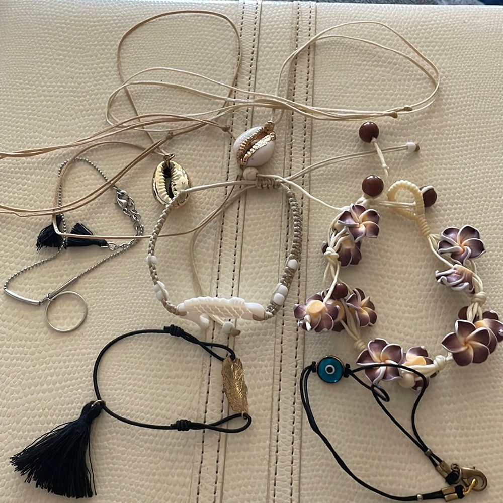 Bundle of fun bracelets and 2 necklaces - black/ neutral